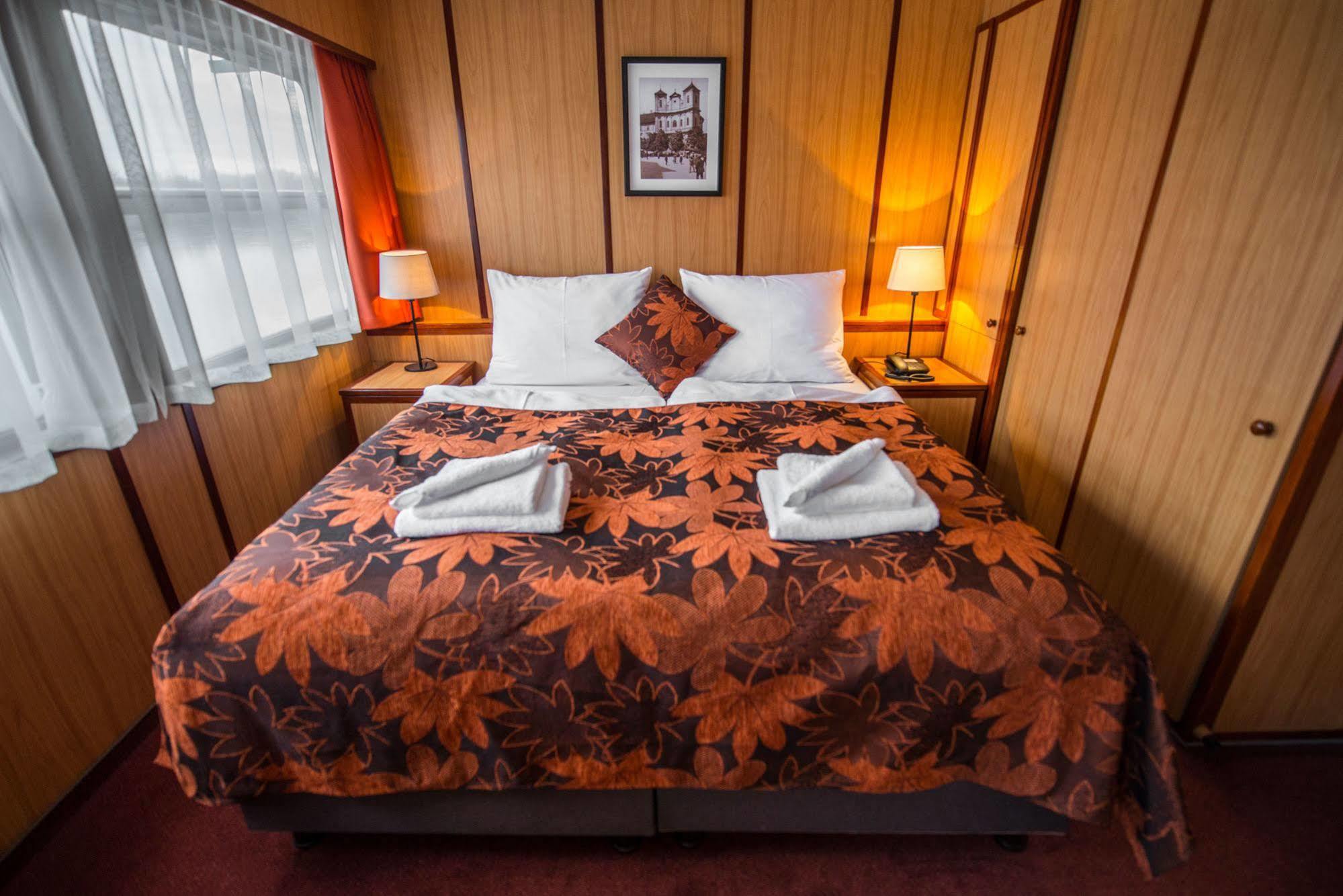 Pressburg 3*
