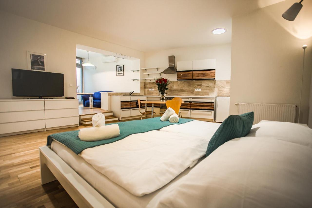 Film Hotel 3*
