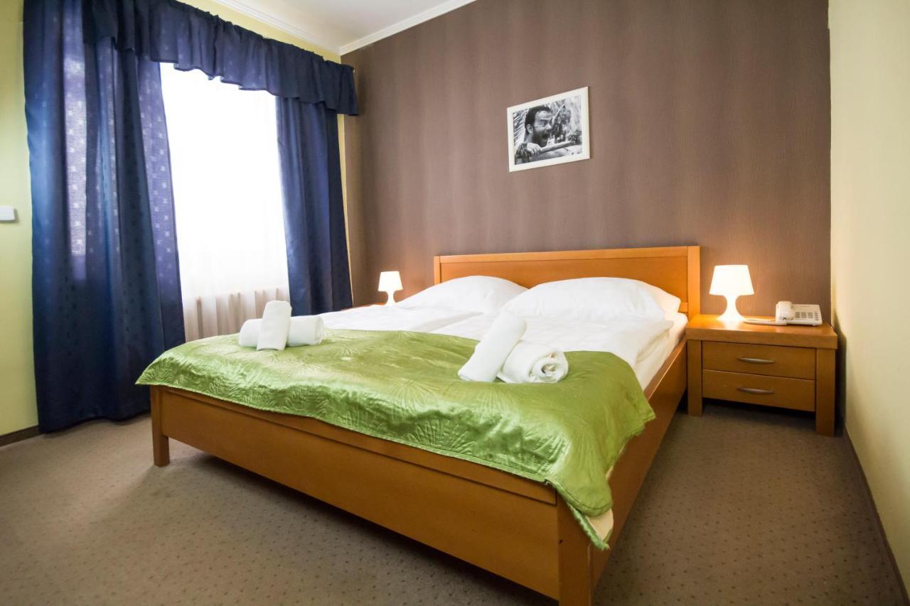 Film Hotel 3*