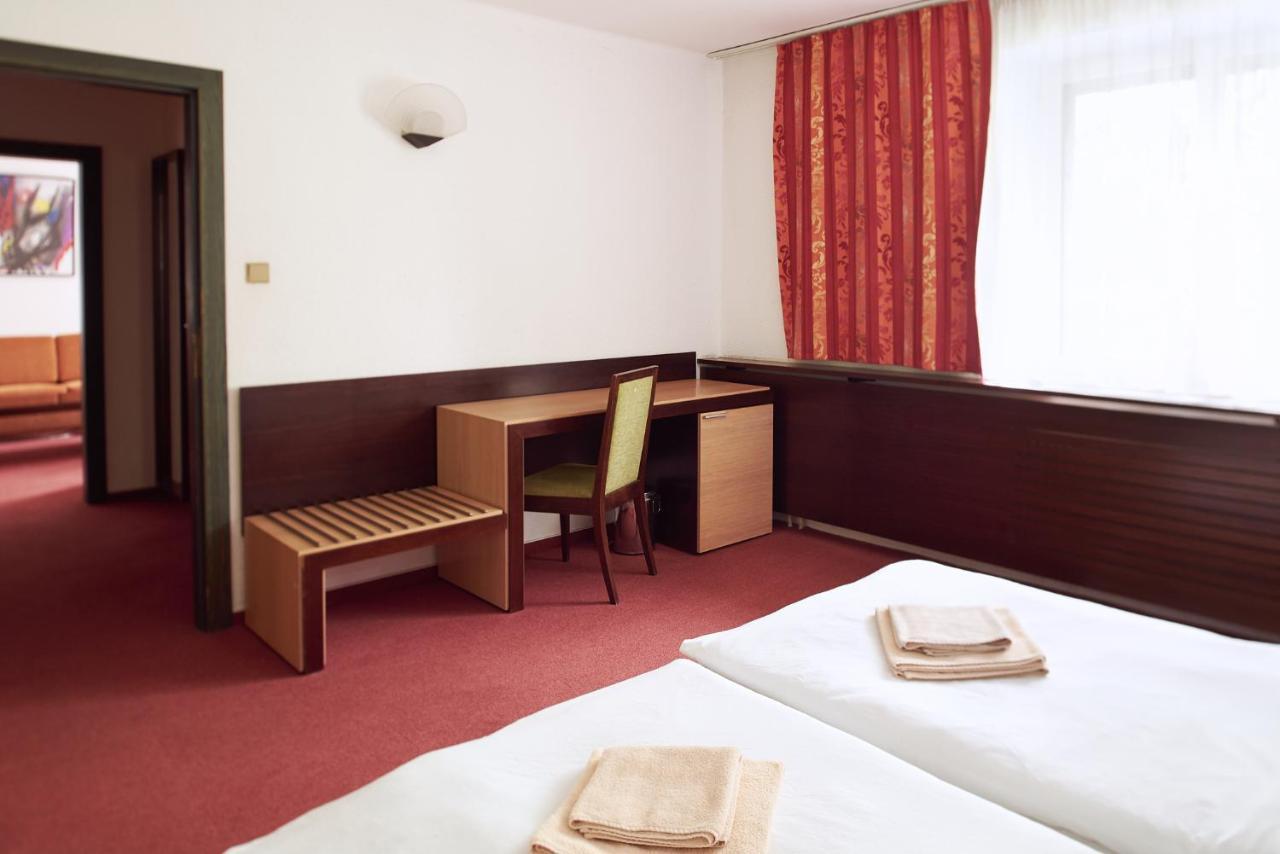 Hotel Echo