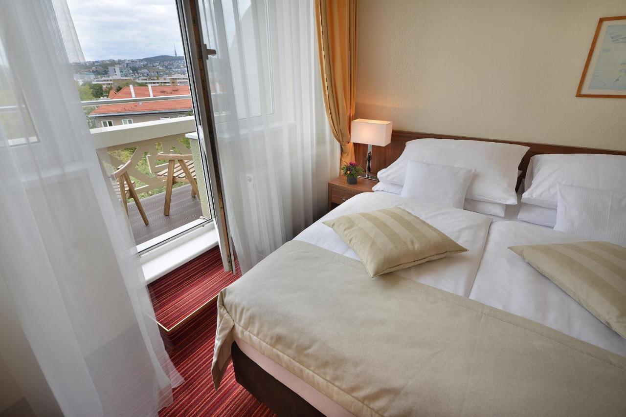 Apollo 4* Bratislava