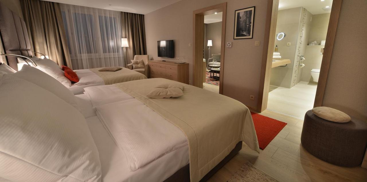 Apollo Hotel 4*