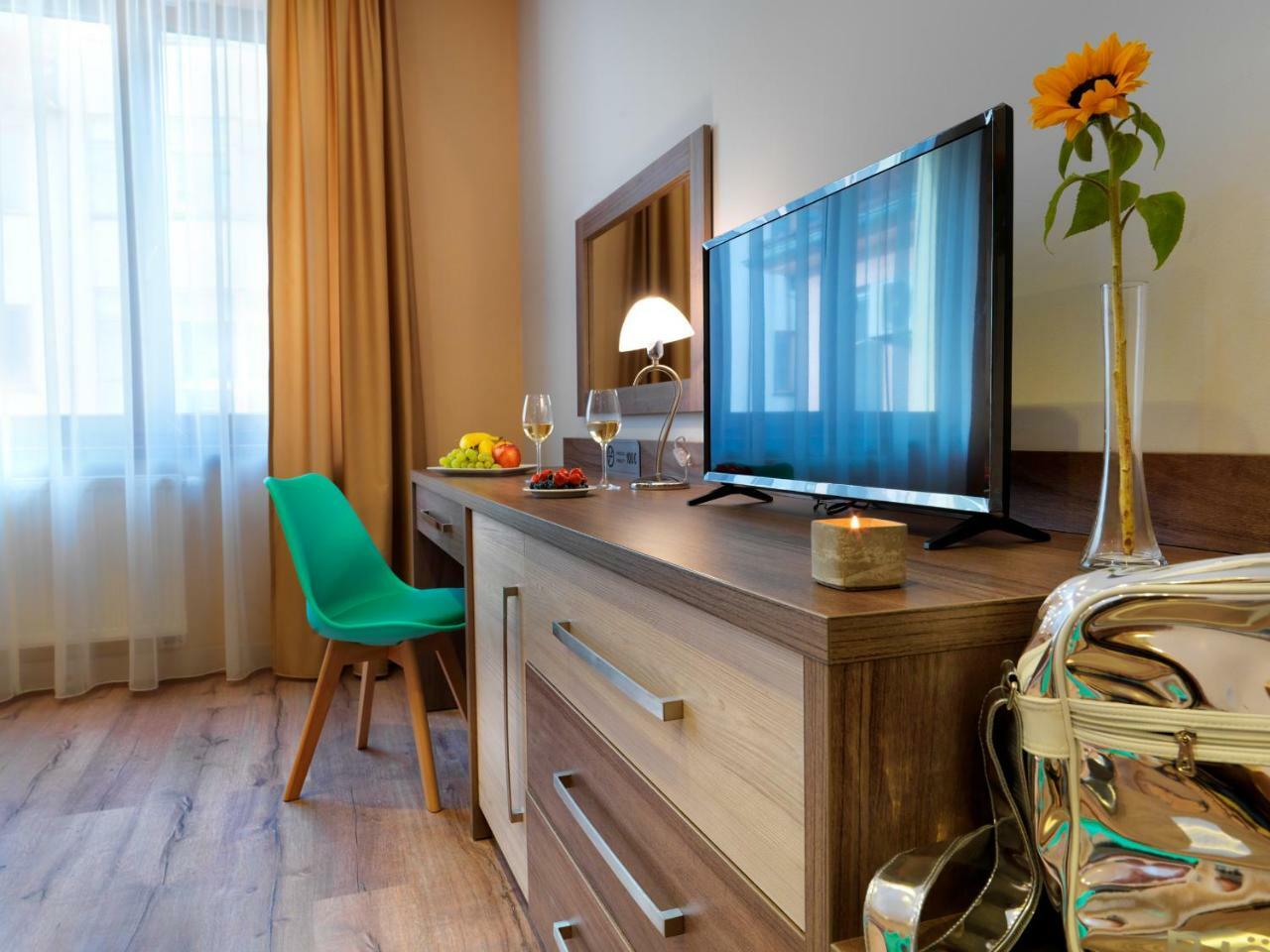 Viktor Hotel 3*