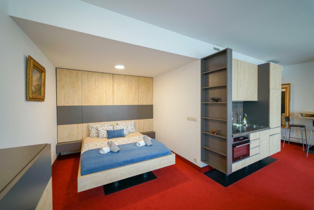 Zora Exclusive * Bratislava