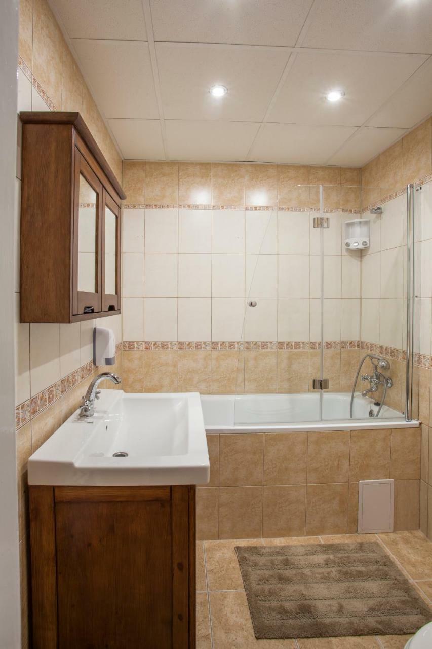 Air-conditioned Sancova - Old Town Apartment Bratislava