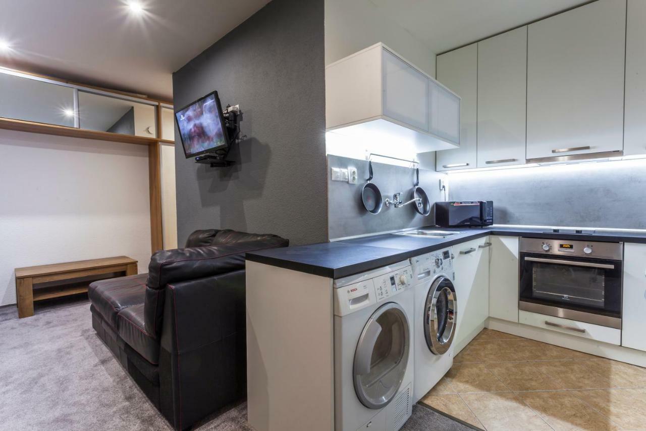 Air-conditioned Sancova - Old Town Apartment