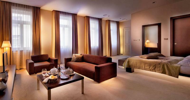 Roset & Hotel
