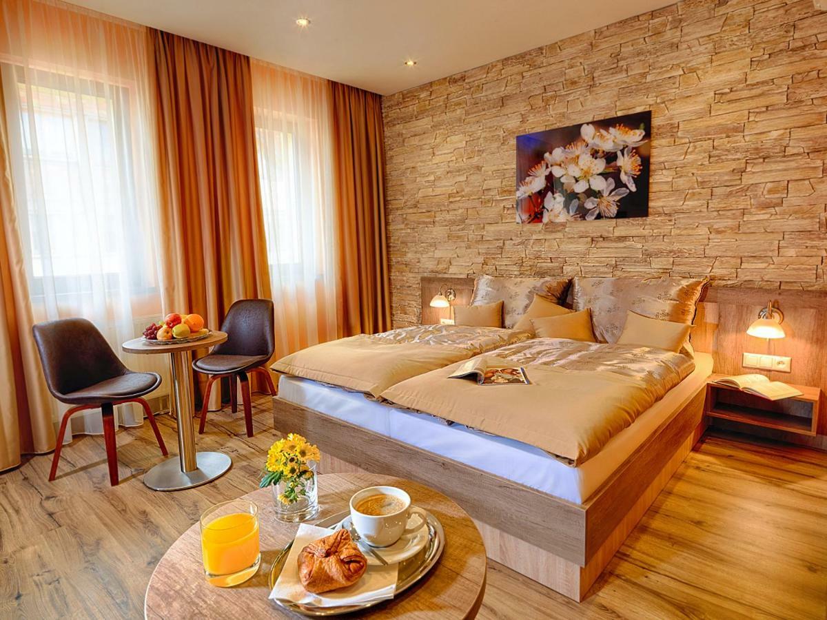 Hotel Viktor 3*