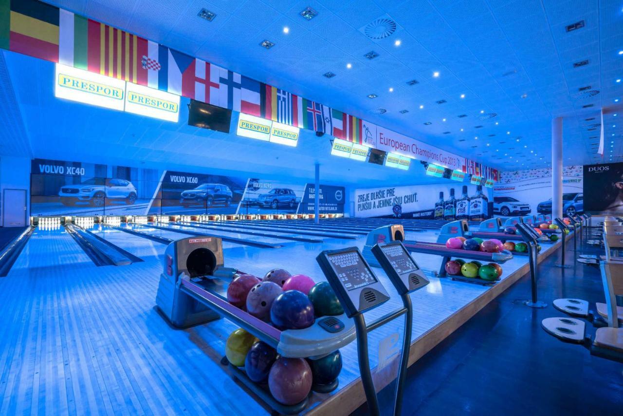 Hotel Bnc - Restaurant - Bowling
