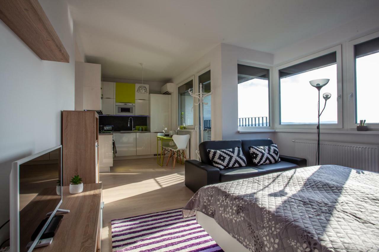 Air-conditioned View 24h Check-in Apartment Bratislava
