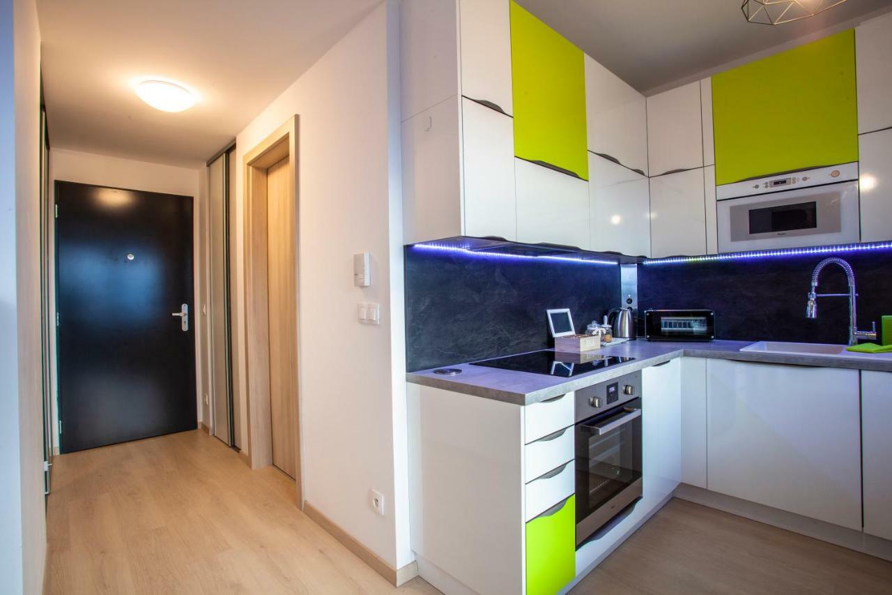 Air-conditioned View 24h Check-in Apartment