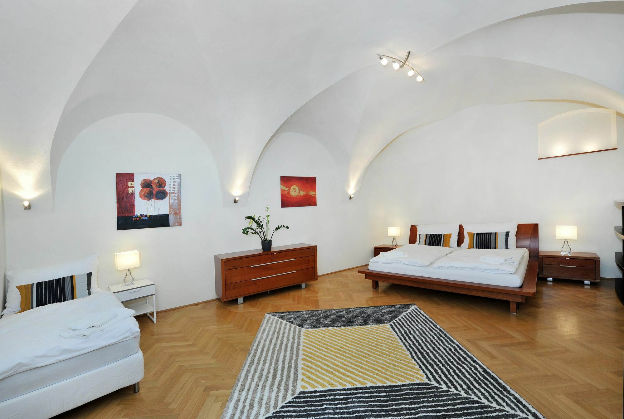 Aplend Hlavne Namestie Apartment