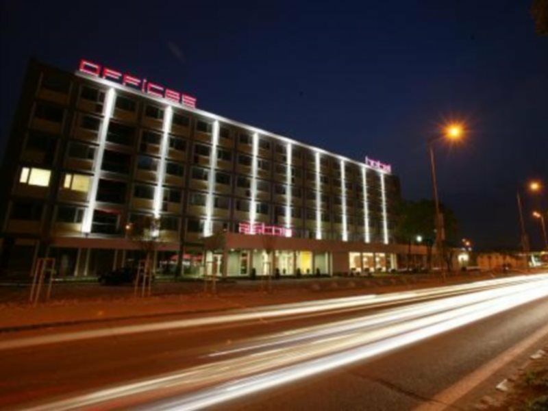 Aston Hotel 3*