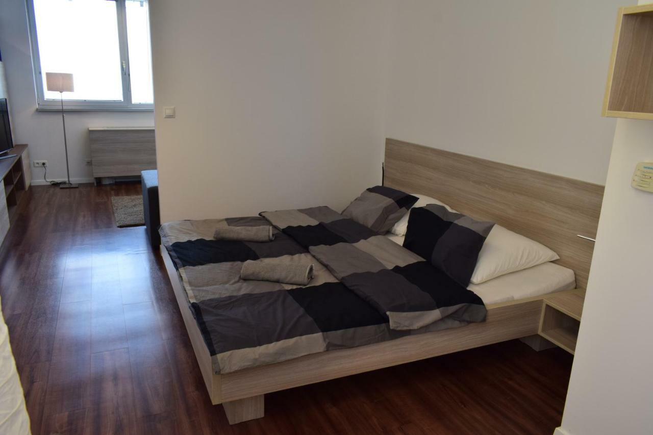 Apartment 22nd Uprising Square