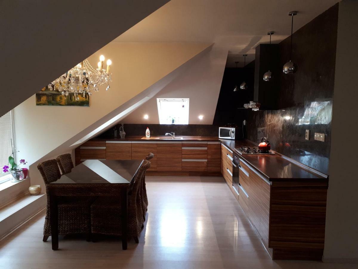Apartment Utulny V 15 *