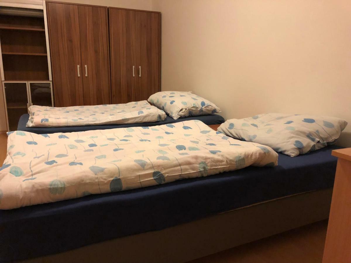 Moonstreet Apartment *