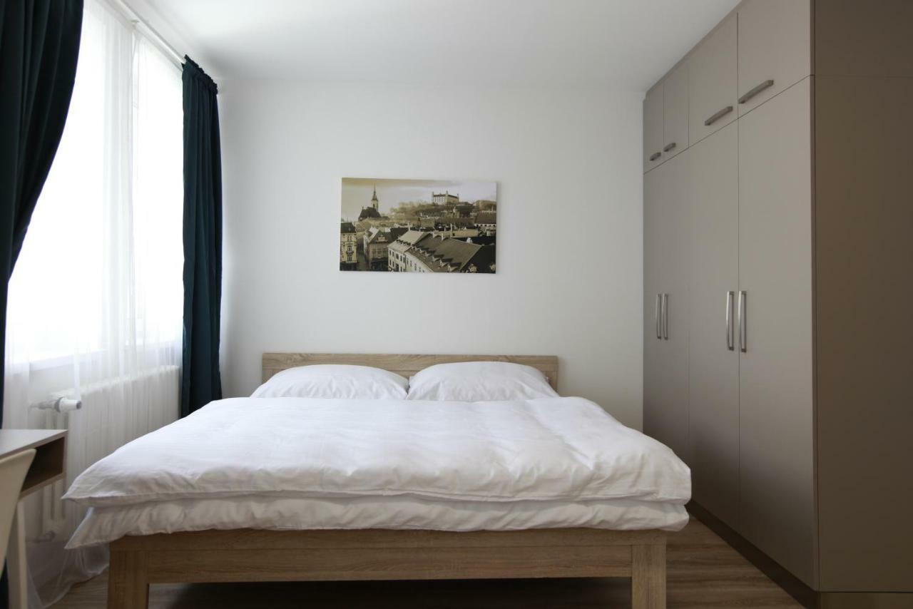 Apartment Center Place *