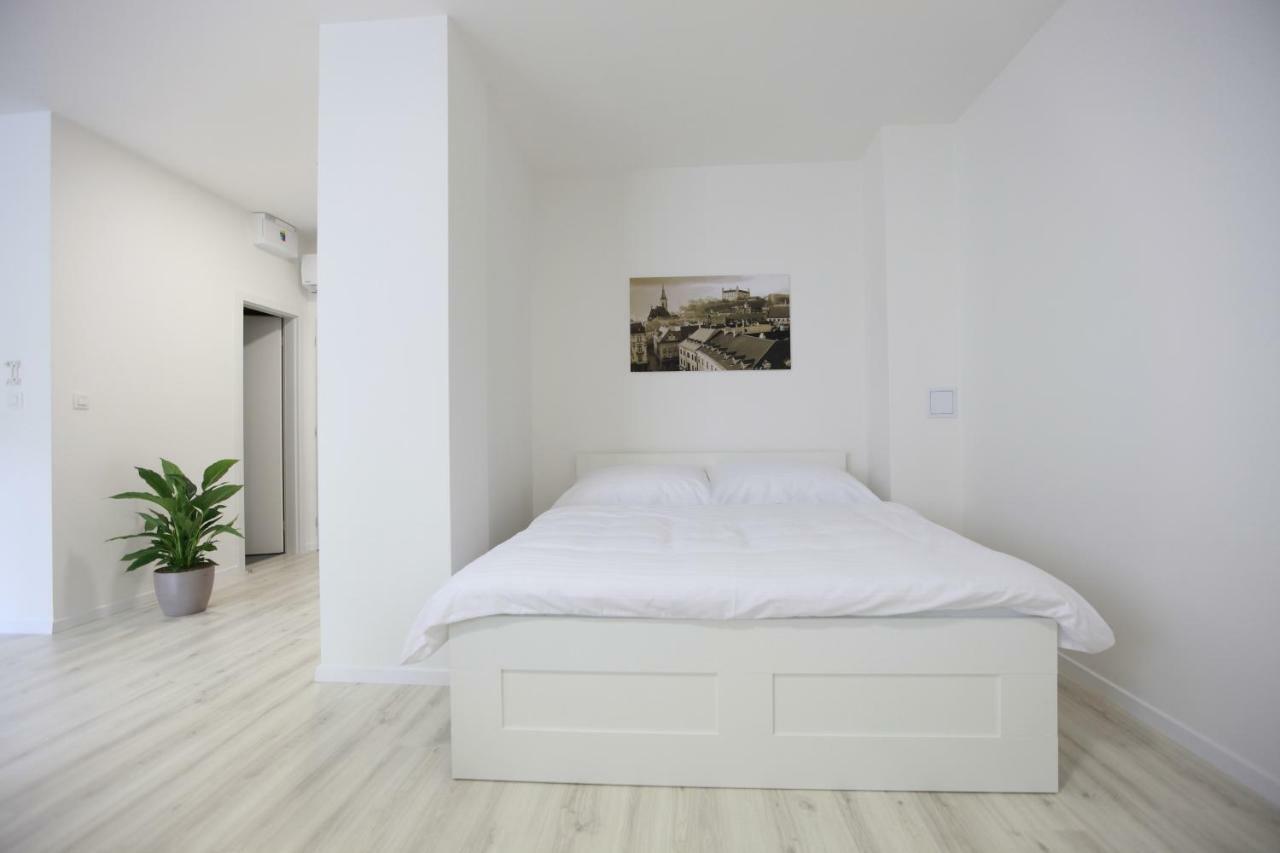 Apartment Center Place