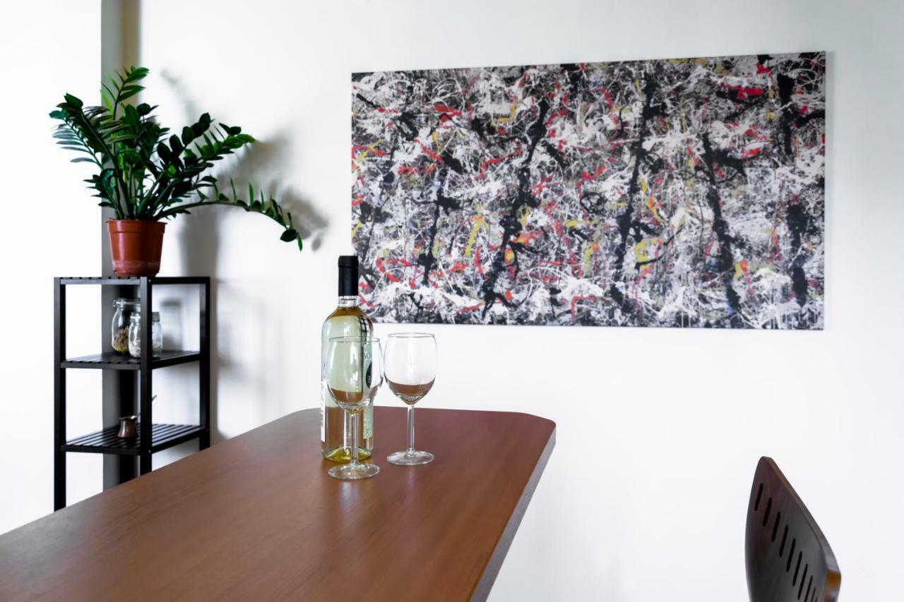 Pollock In Old Town Apartment *