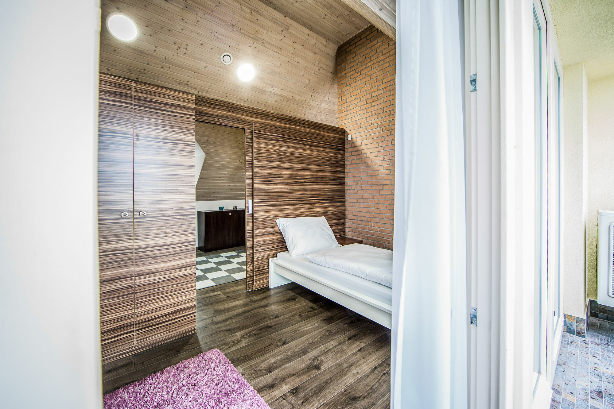 Aplend City Bastova 1
