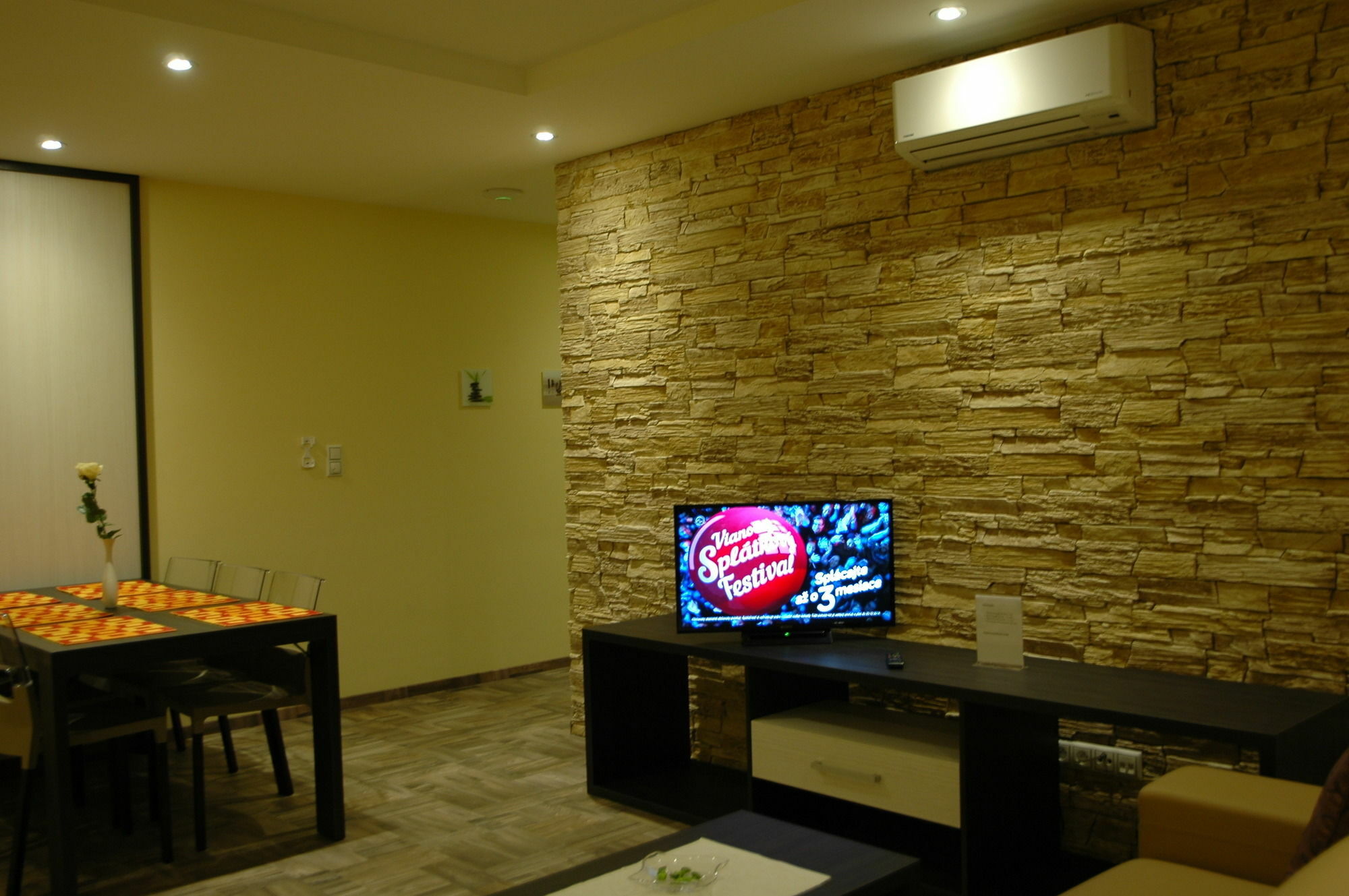 Apartments Viktor Apartment *