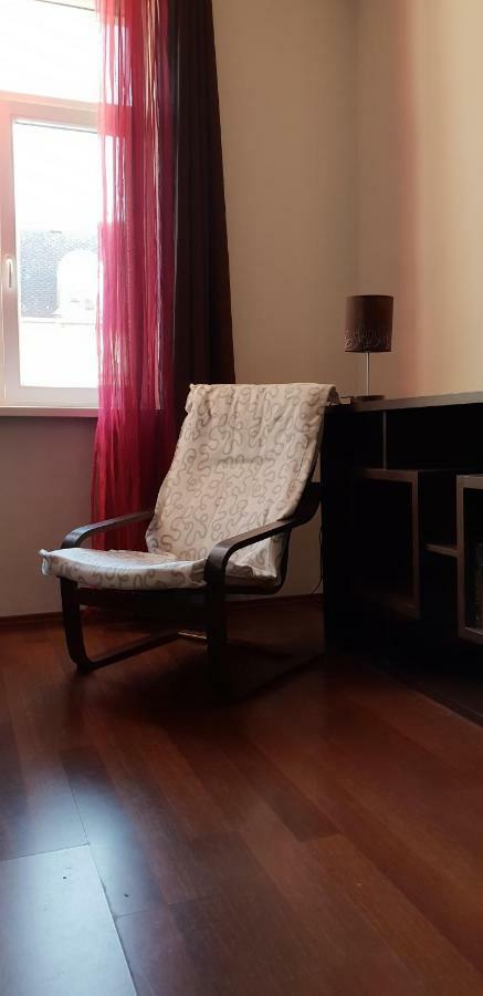 Romantic Flat *