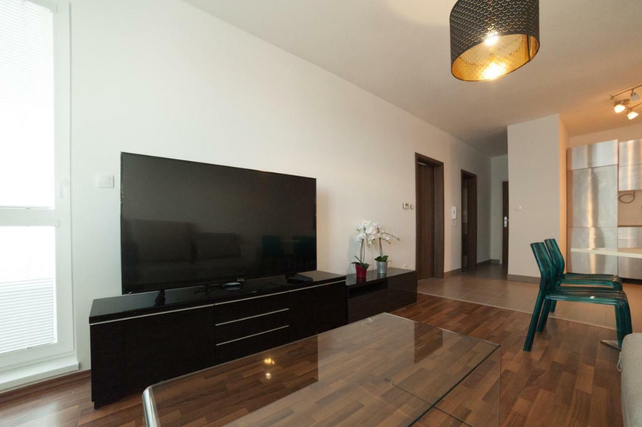 Apartment After Eight