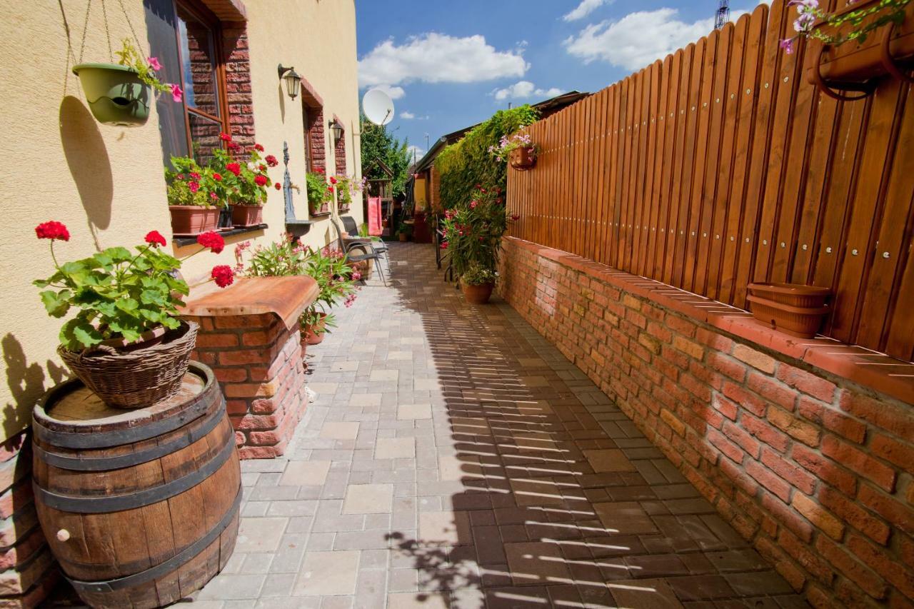 Pri Kastieli Guest house *
