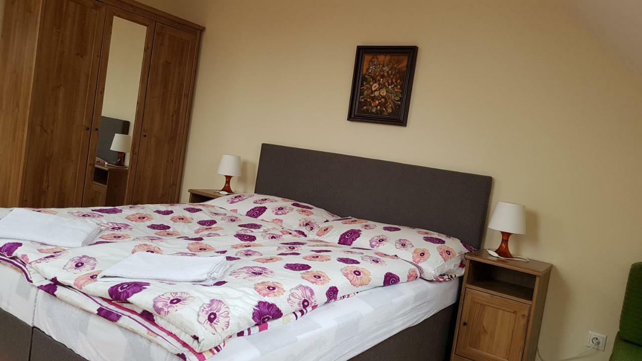 Apartmany Racianska Apartment