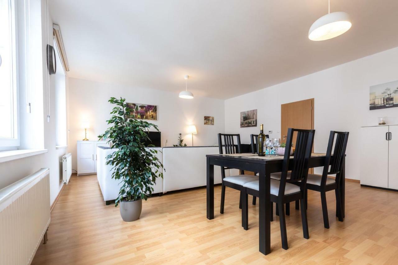 Spacious In The Old Town Of Apartment Bratislava
