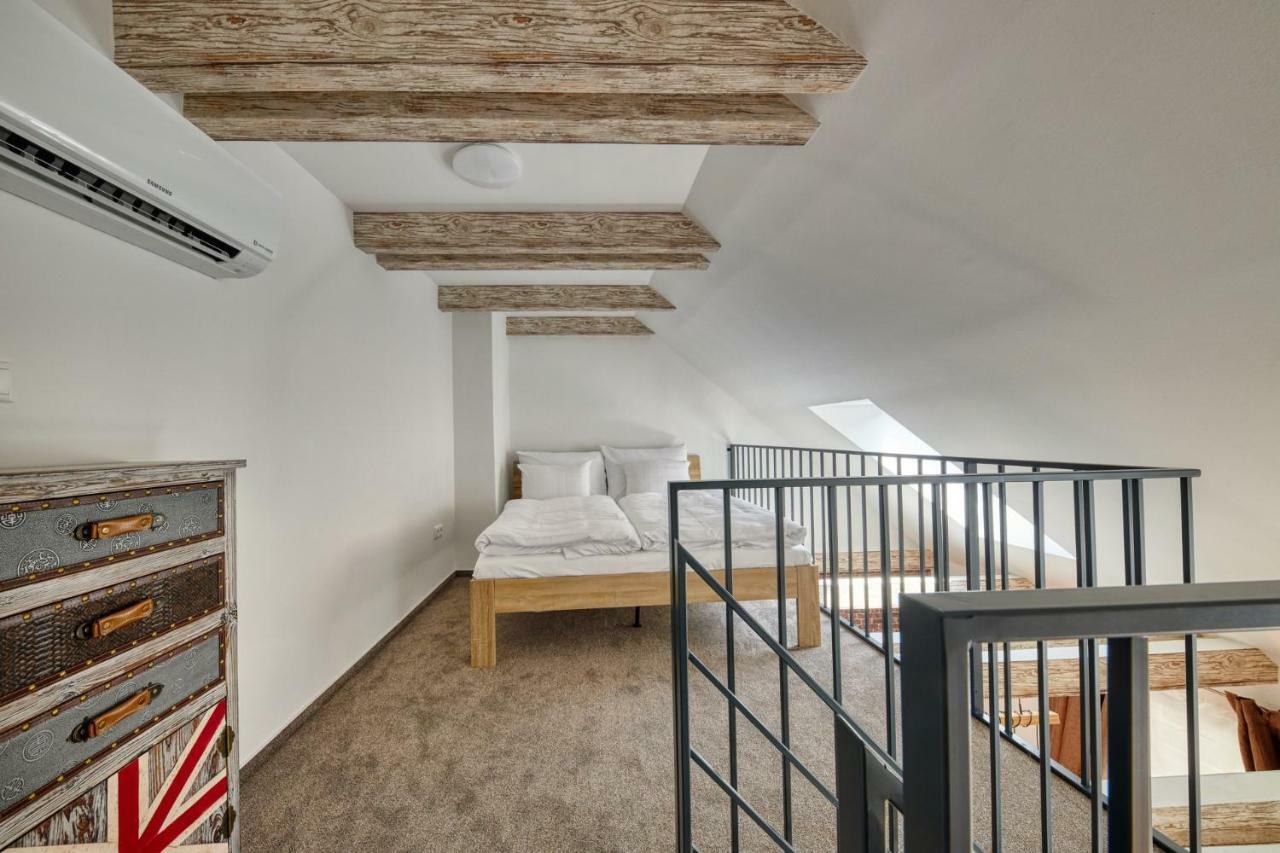 Aapartamentoos Aparthotel 4*