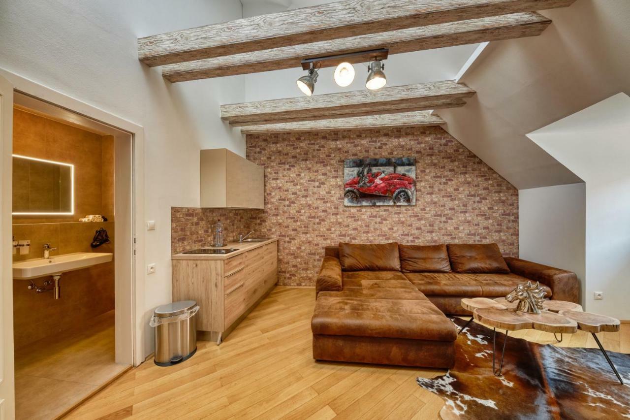 Aapartamentoos Aparthotel 4*