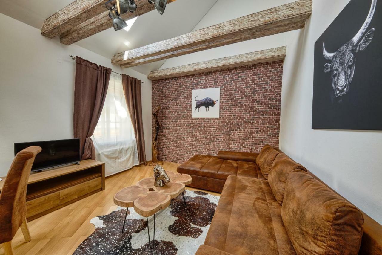 Aapartamentoos Aparthotel 4*