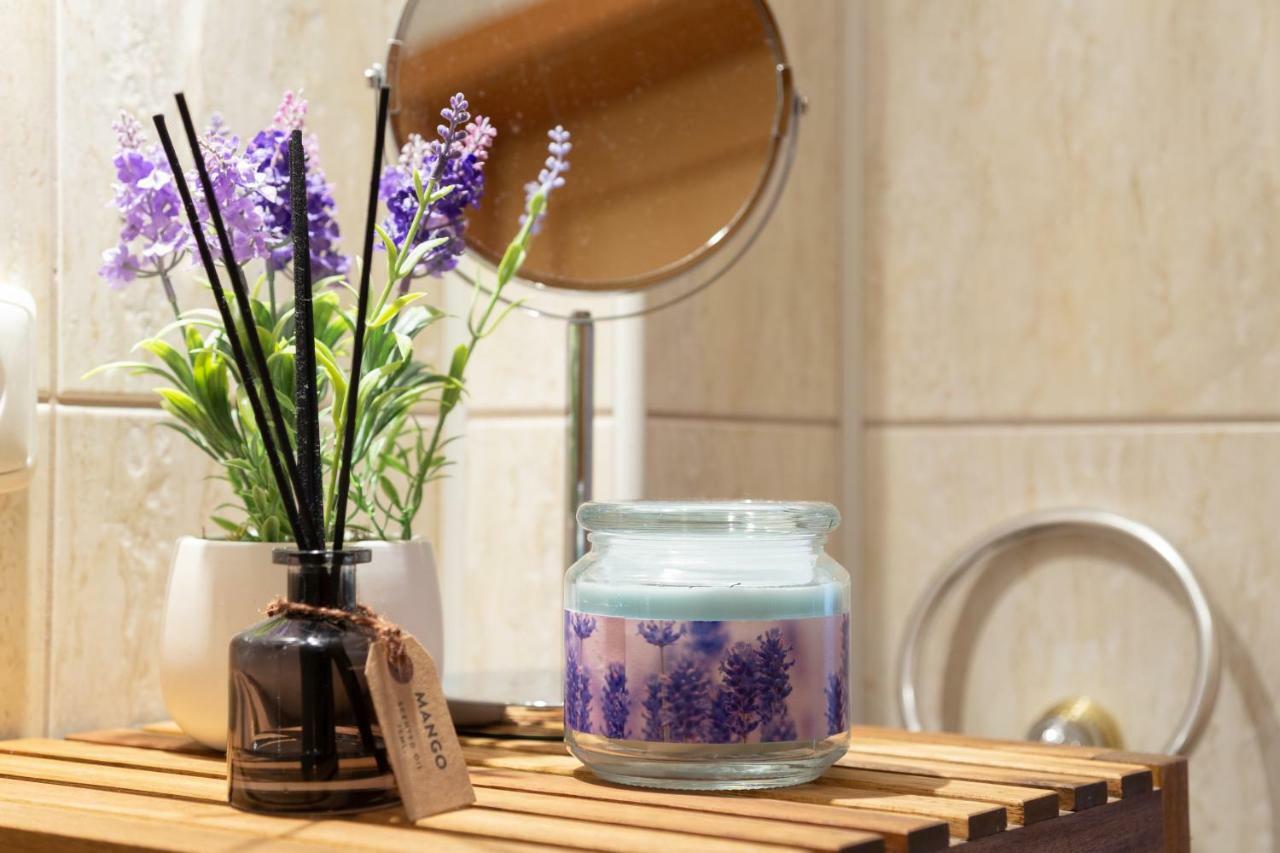 Feel Like At Strakova - Hearth Of The City Center Apartment