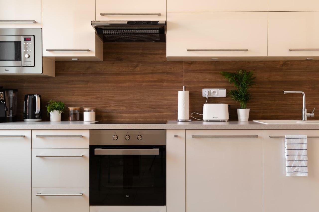 Feel Like At Strakova - Hearth Of The City Center Apartment Pressburg