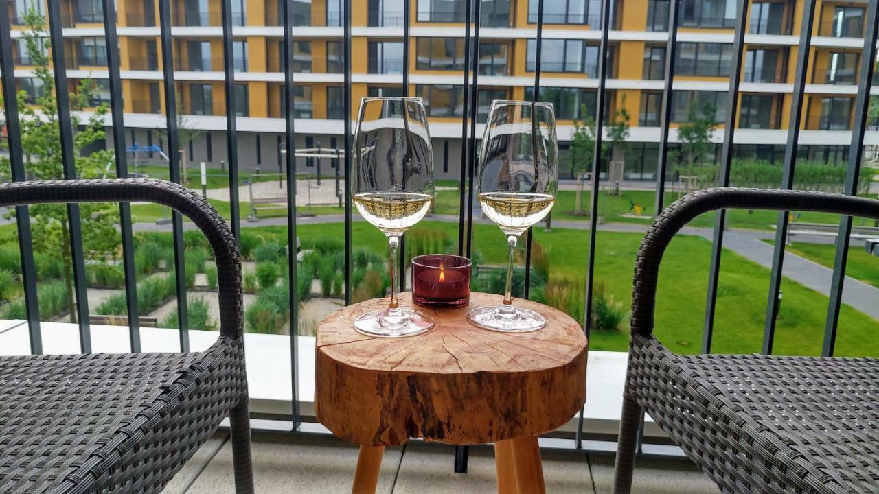 Newly Built Bachelor Pad In Outer City Center Apartment *