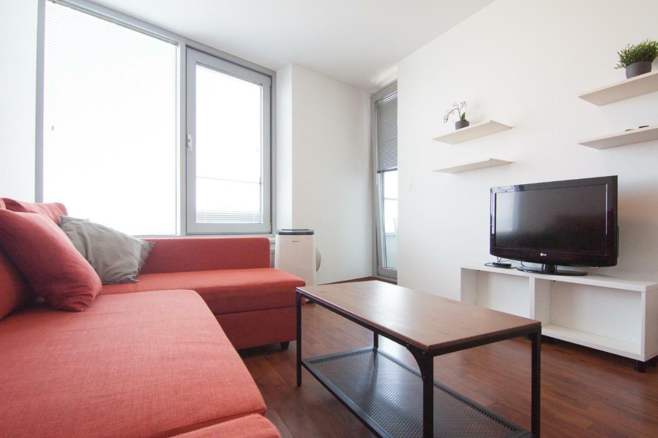 Juls Next To Football And Hockey Stadium Apartamento Bratislava
