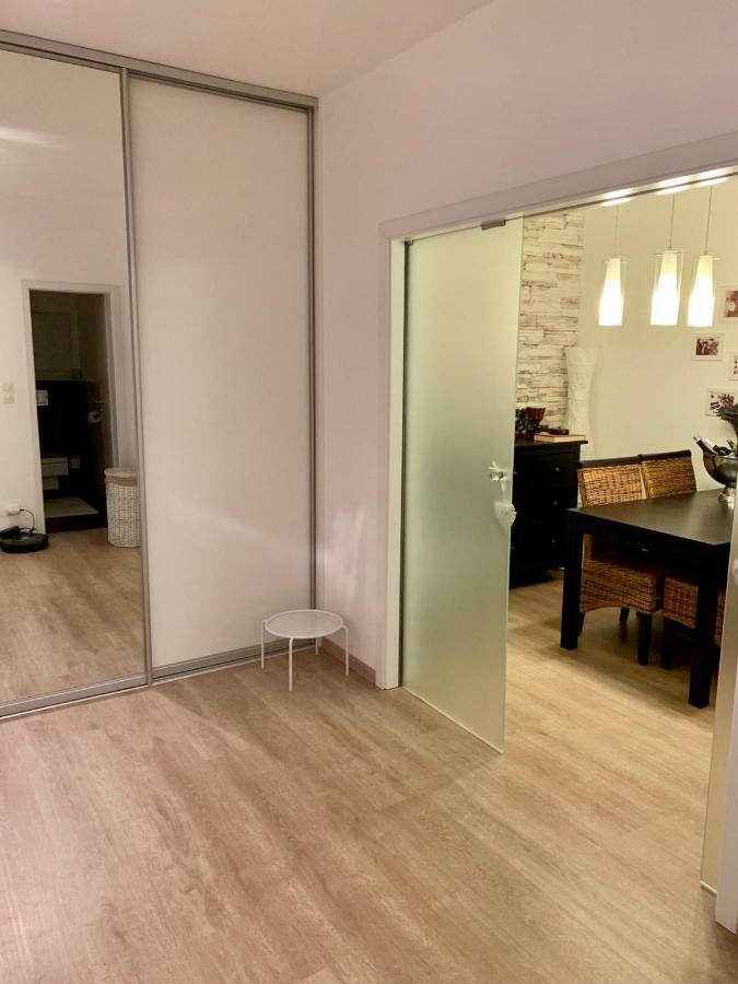 Cozy, Beautiful View, Parking, 1 Stop By Train To Old Town Apartment *