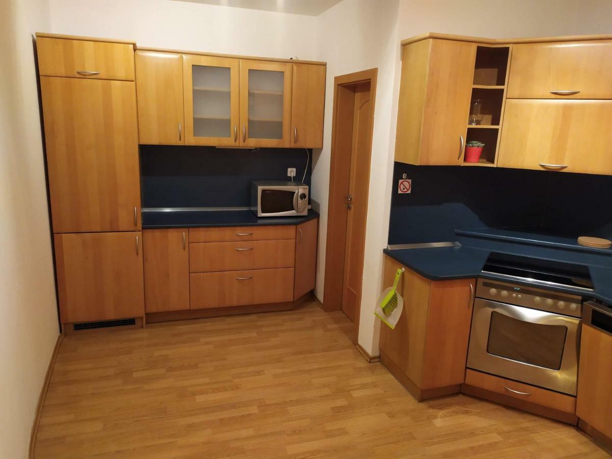 Kate & Jenny - Two-level In The Old Town Apartment Bratislava