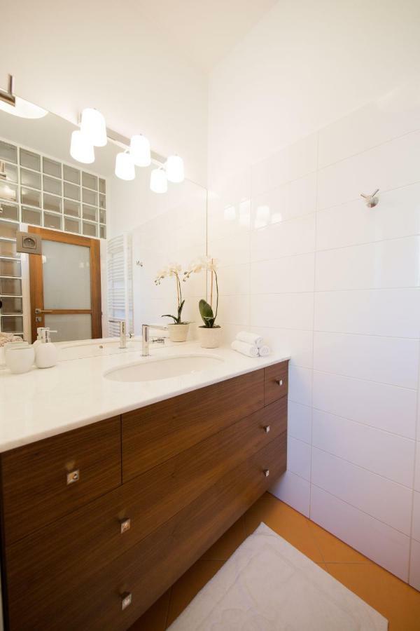 Place For Apartment