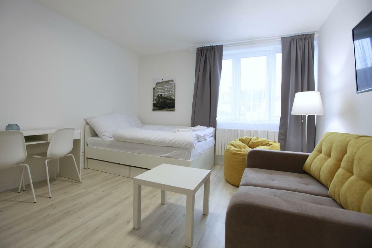 Apartment Center Place *