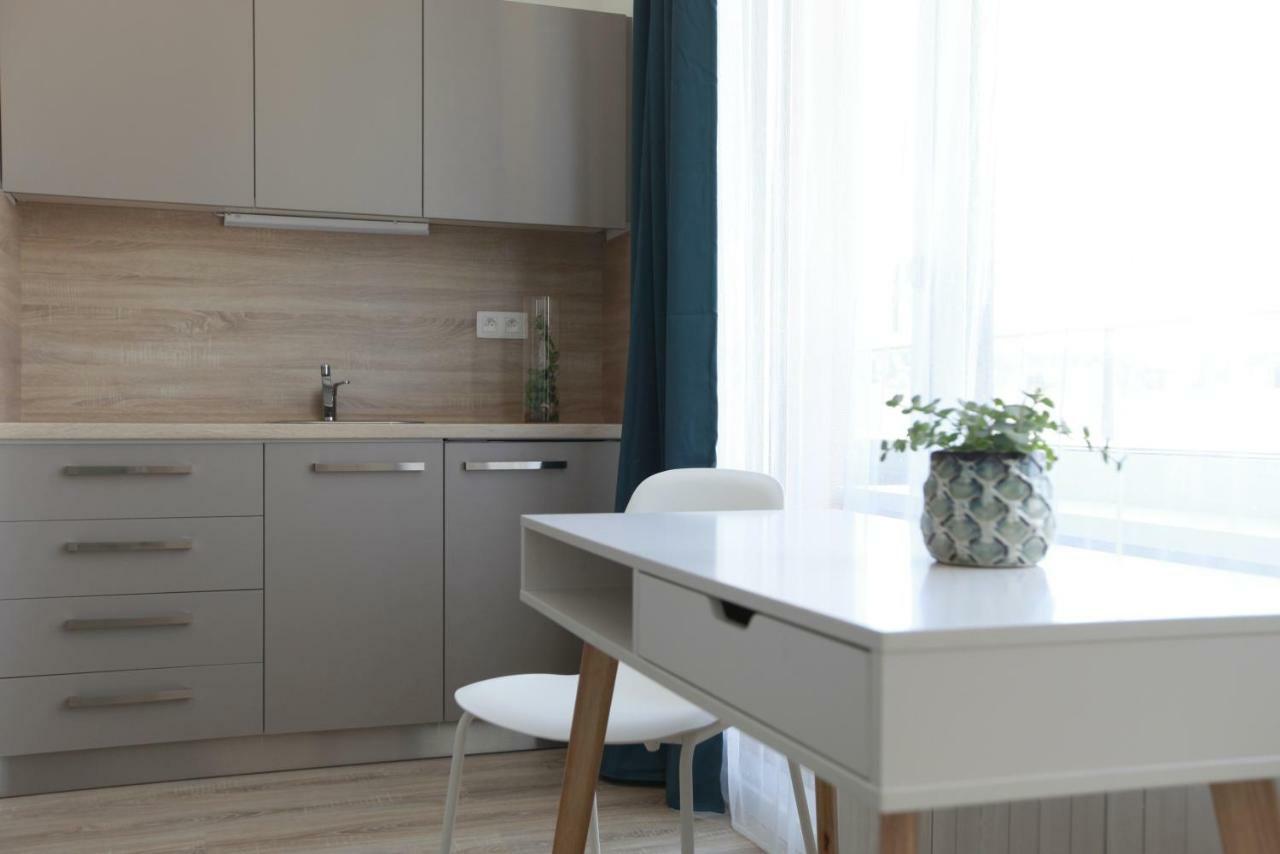 Center Place Apartment *