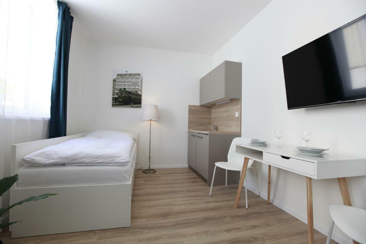 Apartment Center Place