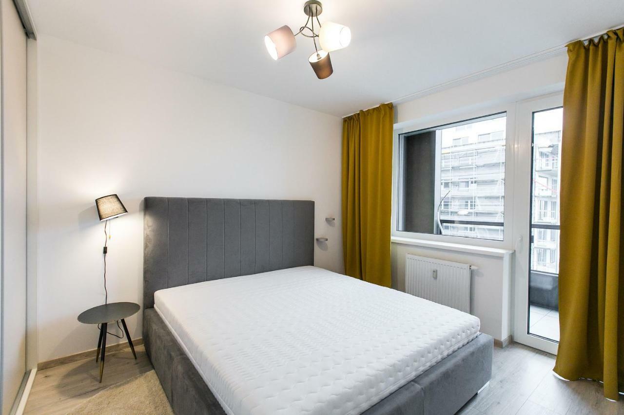 Urban Apartment *