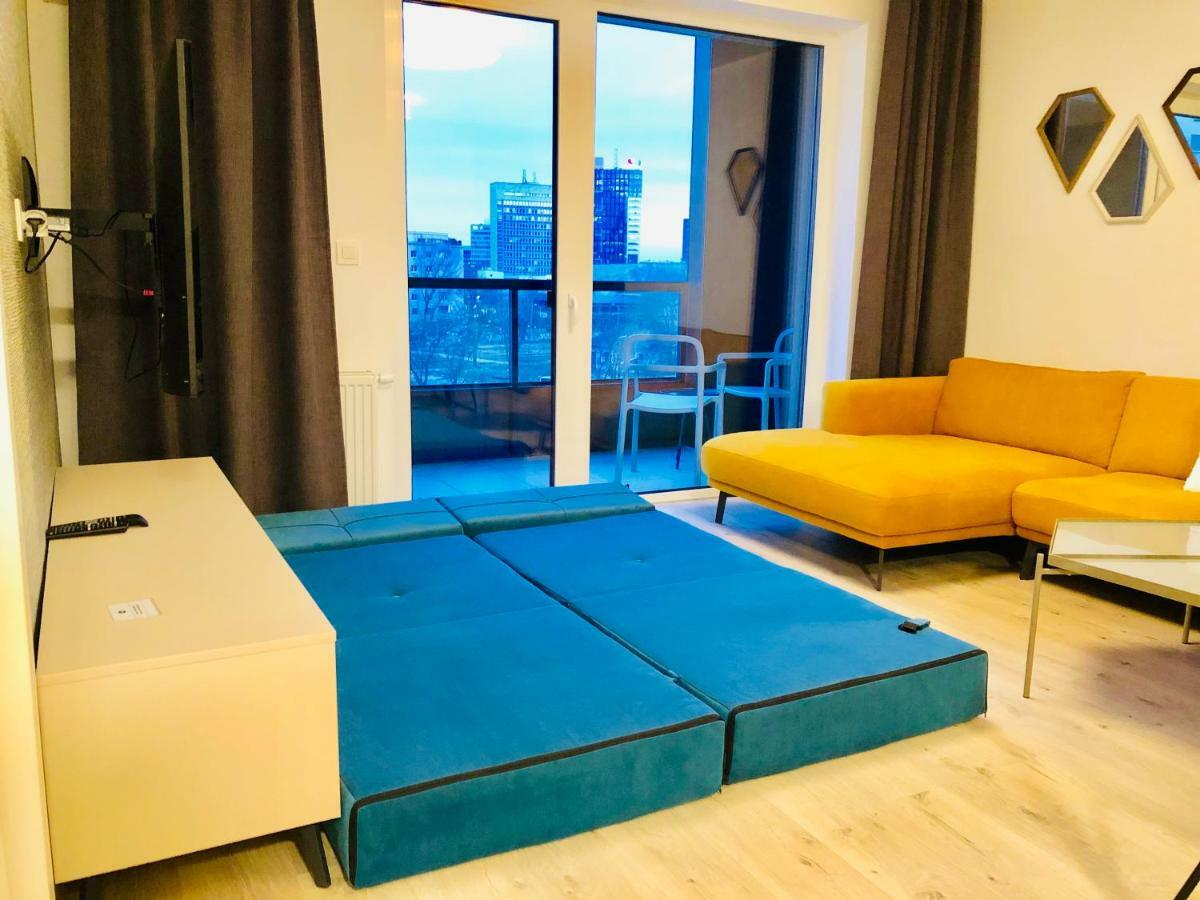 Urban Apartment *