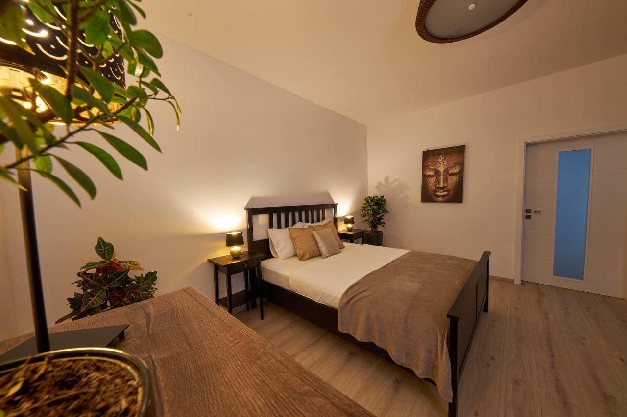 Le Monde - Amazing 5bdr In Downtown * Pressburg