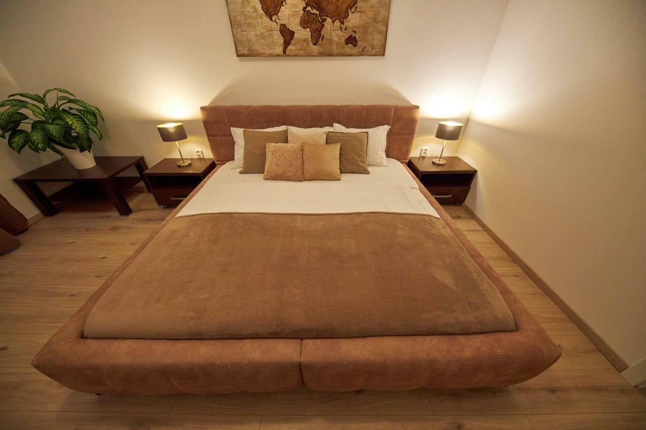 Le Monde - Amazing 5bdr In Downtown * Pressburg