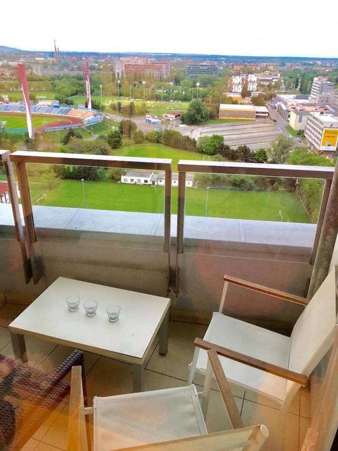 Juls Next To Football And Hockey Stadium Apartamento Bratislava