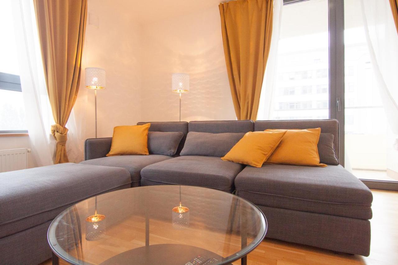 Apollo - Key-box - Free Parking Apartment