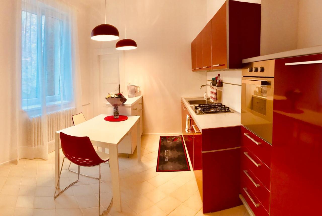 Blue Church Views - Central, Quiet, Bright - 4th Floor Corner 125m2 Apartment